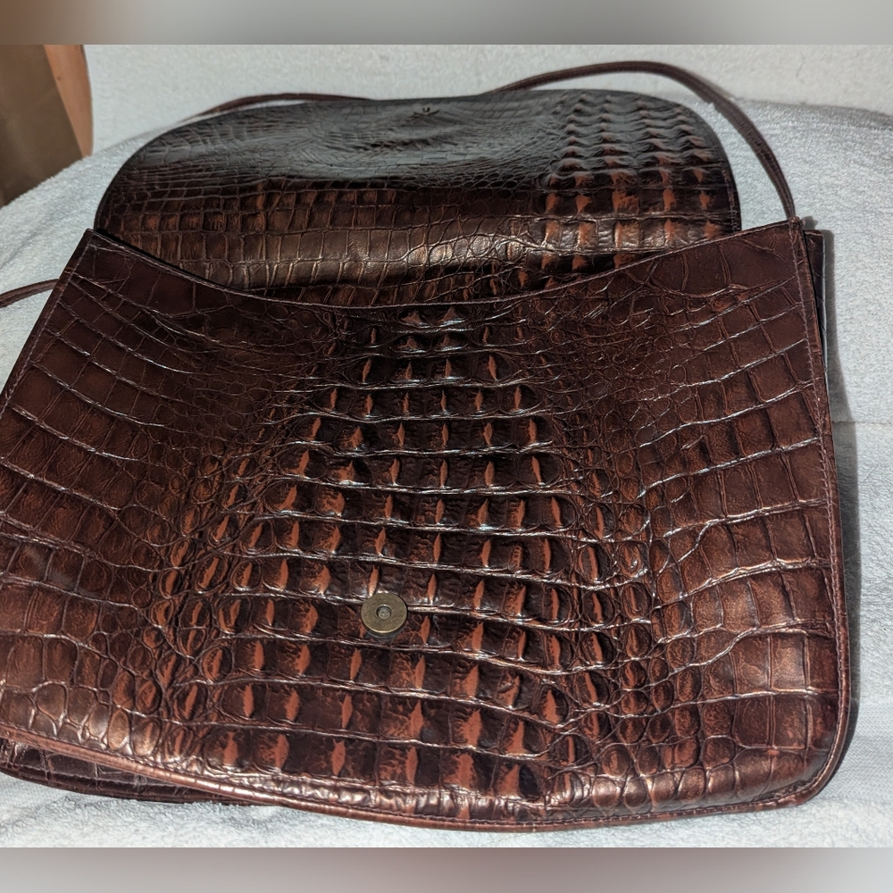 Mika Vintage Brown and Gold Shoulder Bag with Crocodile Texture - Picture 8 of 11